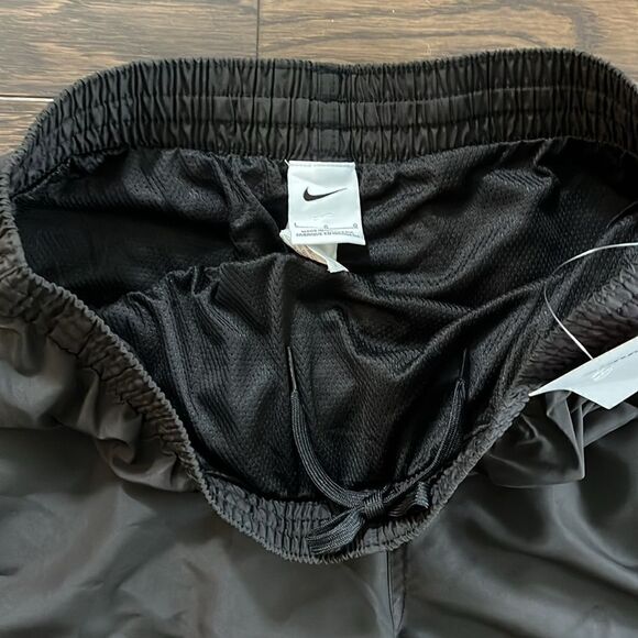 New Black fully lined Nike Swim beach trunks vacation travel pocket pool shorts - Picture 4 of 4